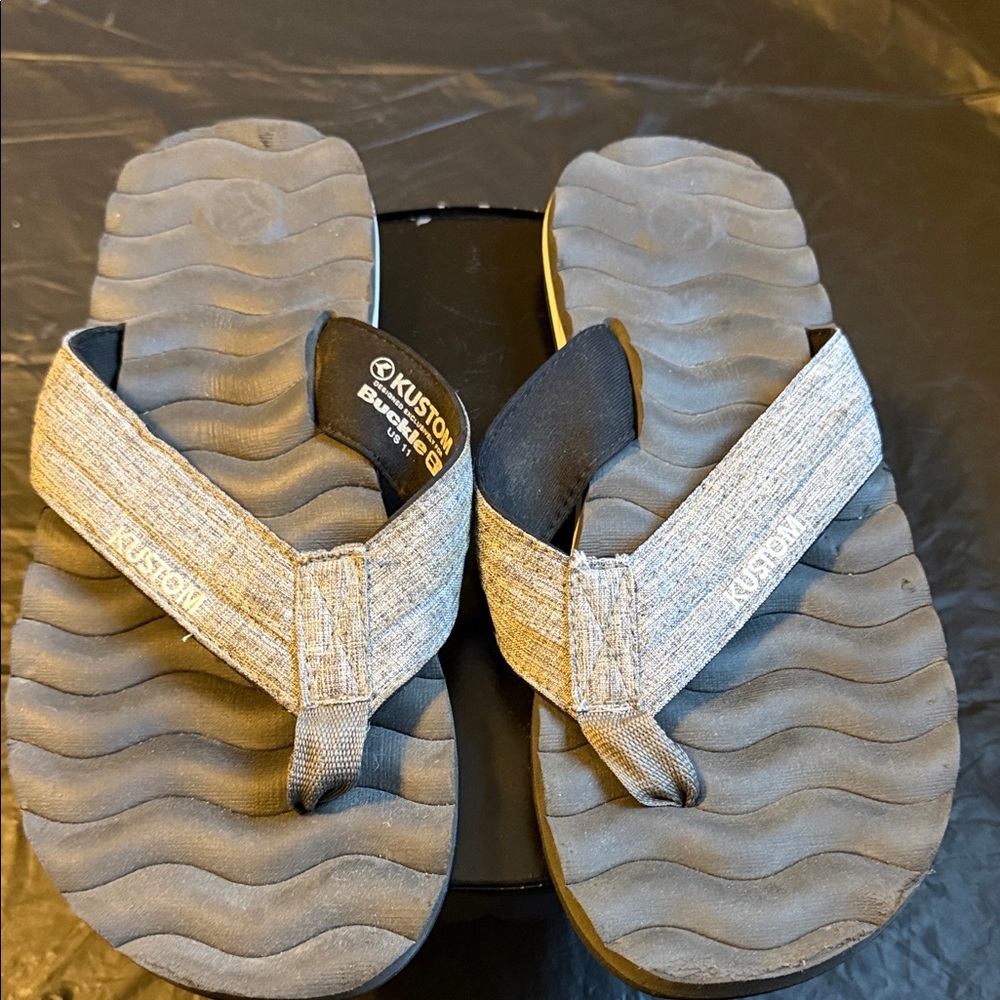 KUSTOM Buckle Flip Flops Size Mens 11